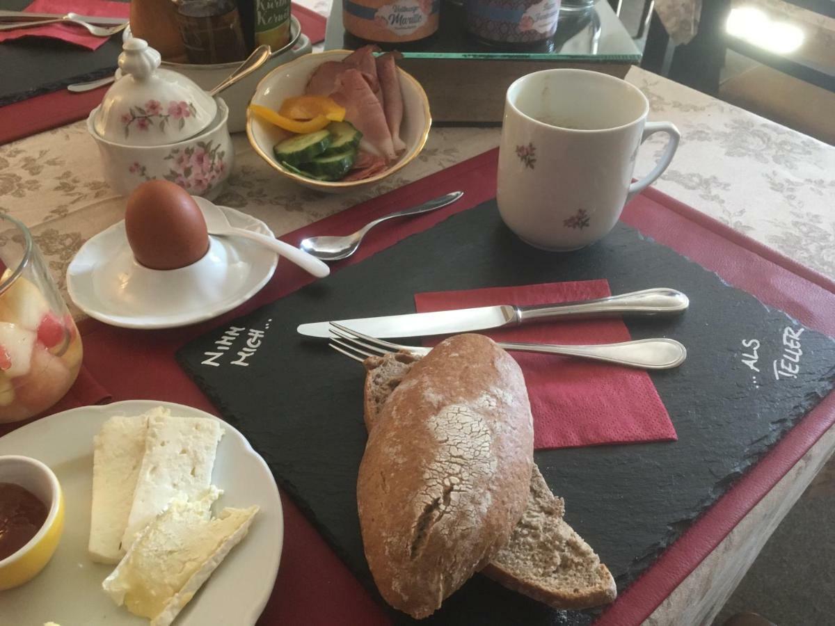 Hotel Der Eberhard - Wohnen & Essen Bei Ilse Sankt Michael in Obersteiermark Esterno foto